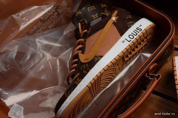 (WITH -LouiV CASE) JORDAN AIR AQ0818-158 AQ0818-158 O-W 1 0402